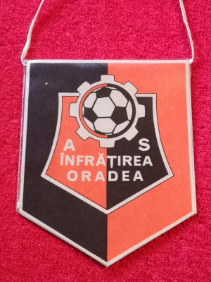 Fanion fotbal - AS &amp;quot;INFRATIREA&amp;quot; ORADEA (11.5x9.5 cm) foto