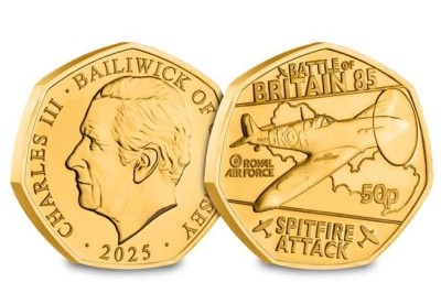 Guernsey - 2025 RAF Spifire Attack 50p - Moneda Comemorativa - placata cu aur foto