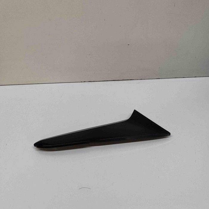 Ornament picurator haion dreapta MAZDA CX-30 DM 2023 OEM: DFR5-B09B2 31600031