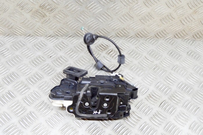 &Icirc;ncuietoare ușă st&acirc;nga față SKODA OCTAVIA III Combi 5E5 2014 OEM: 5E1837015 | 18183511
