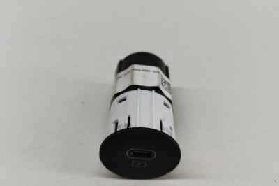 USB KIA EV6 CV 2022 OEM: 96125-CV000 22912034 foto