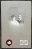 Fotografie pe carton, sot si sotie, inceput de secol XX