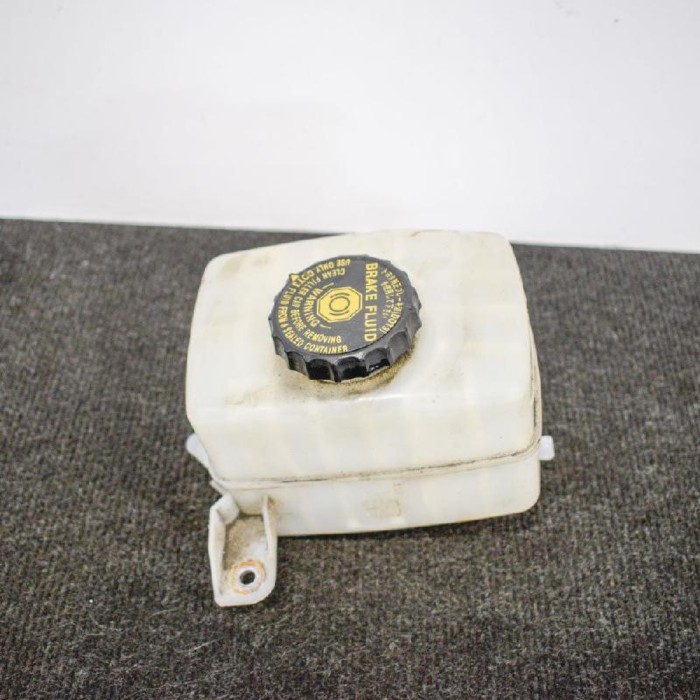 Rezervor lichid de fr&acirc;nă LEXUS RX _U3_ 2006 OEM: 132311-40500 3744419