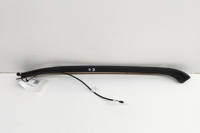 Ornament picurator haion dreapta VW TOUAREG 7P5 2016 OEM: 7P6827712 27587056