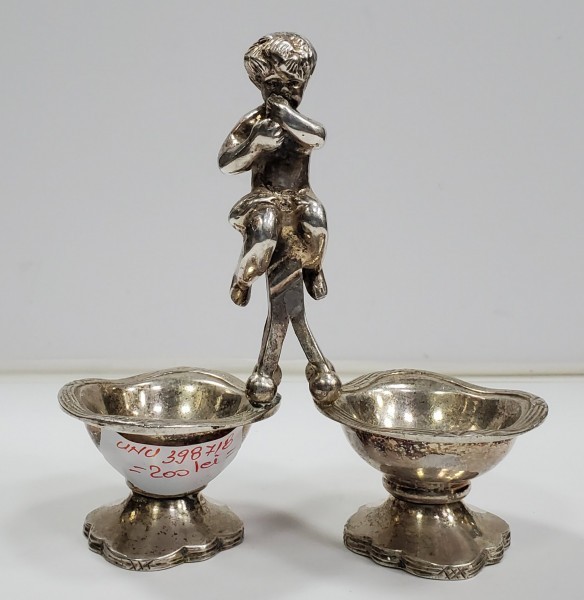 Solnita argintata, decorata cu amoras, Secol XX