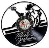 Ceas de perete decorativ realizat din disc de vinil, Model Michael Jackson, Silueta Dance Pose, Semnatura King of Pop, Negru Premium, 30 cm