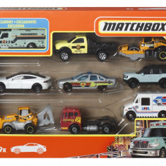 MATCHBOX SET 9 MASINUTE INTERNATIONAL AMBULANCE