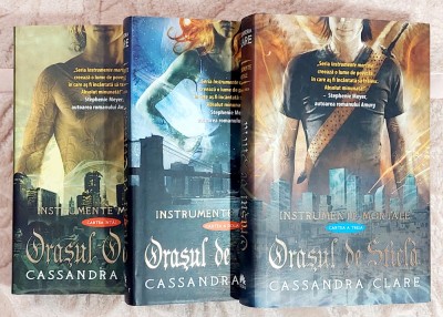 Instrumente mortale - Cassandra Clare volumele 1 ; 2 ; 3 foto