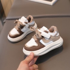 Adidasi maro cu alb (Marime Disponibila: Marimea 24)