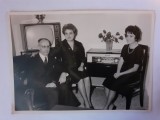 Fotografie dimensiune CP de familie din Italia &icirc;n 1962