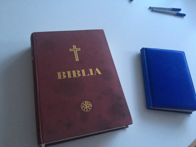 BIBLIA/SFANTA SCRIPTURA 2005 FORMAT SI SCRIS MARE/A4-RETIPARIREA EDITIEI DIN1988 foto