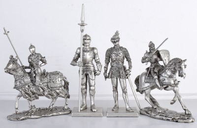Set patru calareti din polystein cu tabla argintie RF100 foto