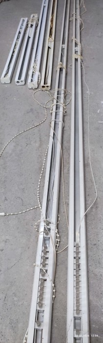 Șină si jaluzele verticale