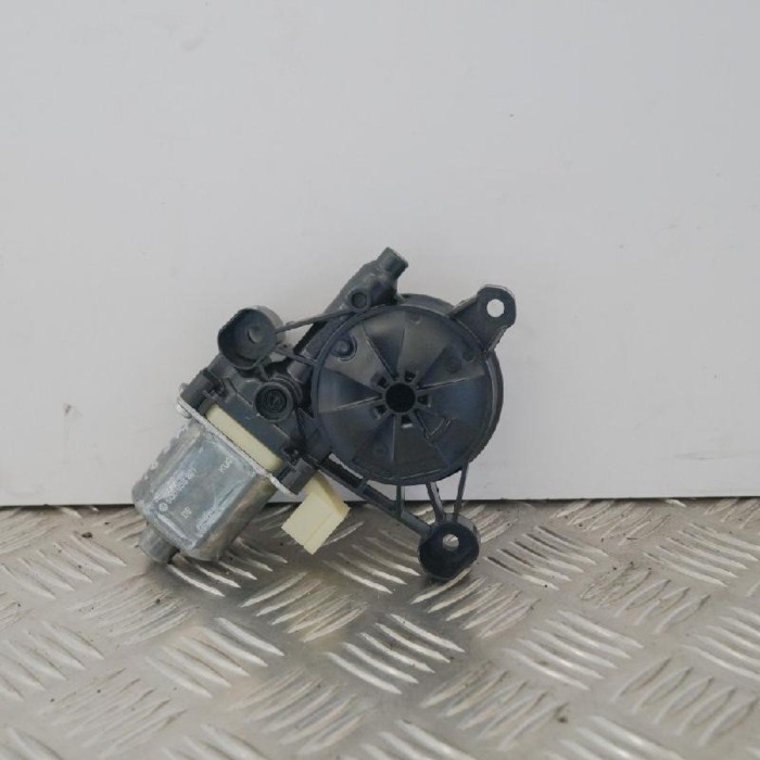 Motor macara geam ușă st&acirc;nga spate AUDI A3 8V1, 8VK 2016 OEM: 01308227135Q0959801 | 2400414