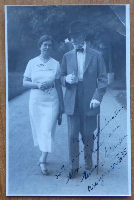 Autograf Maresal Alexandru Averescu pe fotografie impreuna cu sotia, 1935 , rama