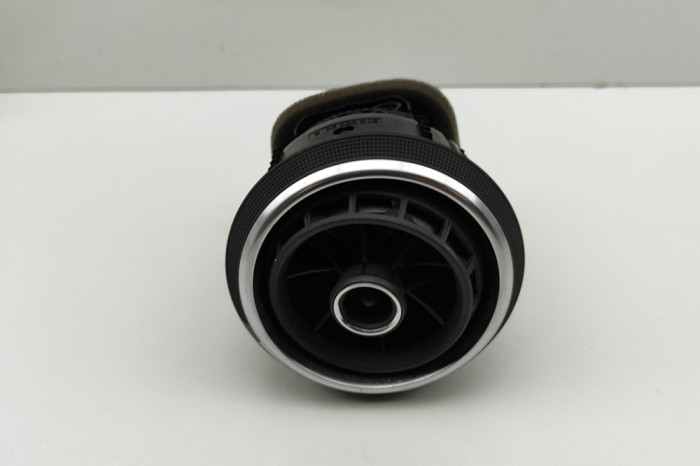 Gura de ventilație planșa de bord AUDI A3 Sportback 8VA, 8VF 2016 OEM: 8V0820901,S098003100 30828225