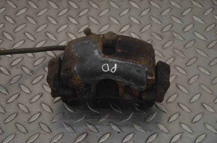 Etrier de fr&acirc;nă dreapta față VW BEETLE Cabrio 5C7, 5C8 2013 OEM: Cabrio | 22400287