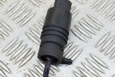 Motor rezervor lichid de parbriz BMW 3 F30, F80 2012 OEM: 7302589,132640-11 13855095 foto