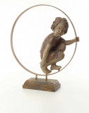 Fetita intr-un cerc-statueta din rasini NC-35