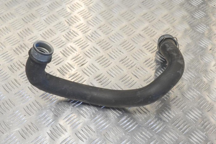 Furtun radiator răcire dreapta MERCEDES-BENZ E Coupe C207 2014 OEM: A2045012982 13304025