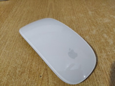 APPLE MAGIC MOUSE 1ST GEN A1296 BLUETOOTH PERFECT FUNCTIONAL.CITITI DESCRIEREA! foto