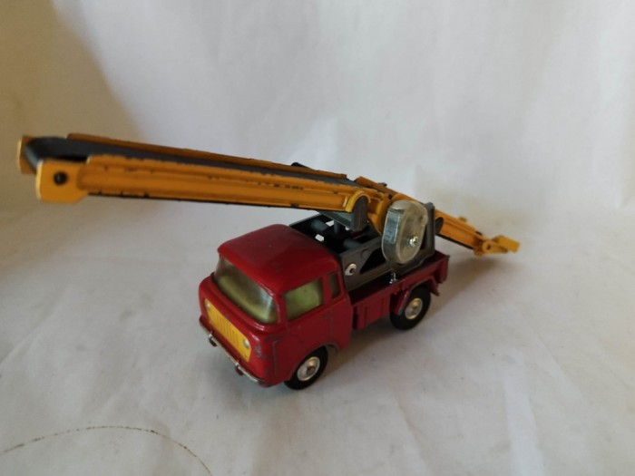 bnk jc Corgi 64 Conveyor on Jeep
