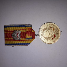 CY - Medalie Romania "25 Ani de la Proclamarea Republicii" 1947 - 72 RSR / stare