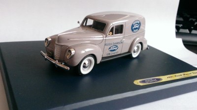 Macheta Ford Model A Panel Van 1940 - Motorhead 1/43 foto