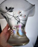 Vaza Art Nouveau, sticla cu finisaj irizat pictata manual