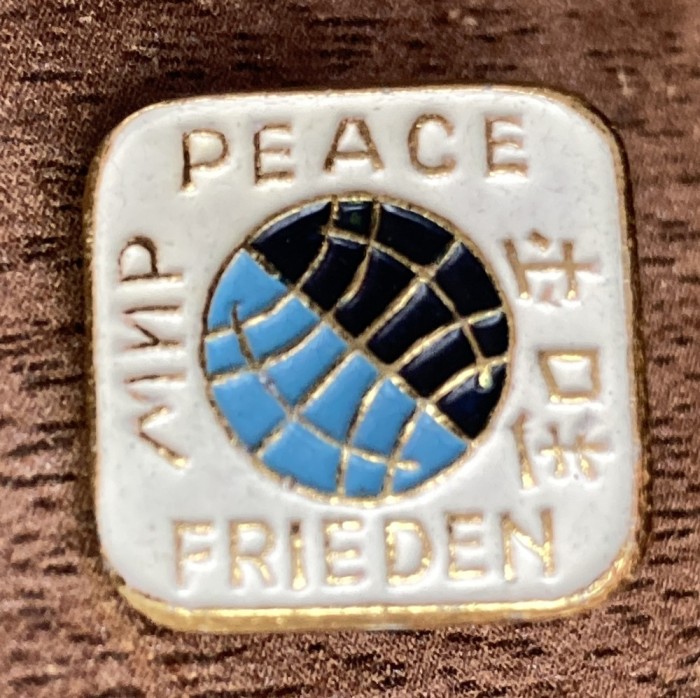 QW9 N9 78 - Insigna - tematica pace