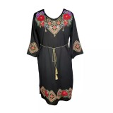 Cumpara ieftin Rochie traditionala midi neagra cu motiv floral rosu - RTM44