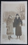 Fotografie, Boston, Mama lui Geo Litarczek, parintele radiologiei romanesti impreuna cu o prietena, periuoada interbelica