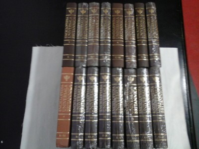 ENCICLOPEDIA UNIVERSALA BRITANNICA - 16 volume foto