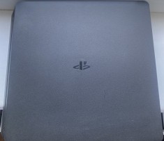 PS4 cu consola ?i CD-uri foto