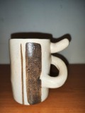 Ceasca halba de colectie cana mare veche anii 60 ceramica Ove Pollas Design Danemarca cu maner dublu maimuta nas gura Abegreb