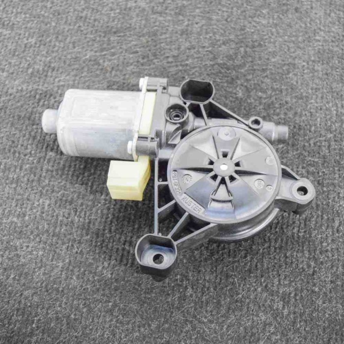 Motor macara geam ușă st&acirc;nga față SKODA SUPERB III 3V3 2016 OEM: 0130822717,5Q0959801B 10020950