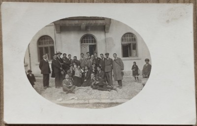 Tineri in fata Cantinei Fabricii Schiel, Busteni, 1926// foto tip CP foto