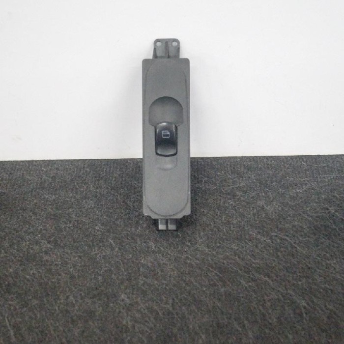 Buton geam ușă st&acirc;nga față MERCEDES-BENZ SPRINTER 3-t 906 2007 OEM: A9065451913 | 1493840