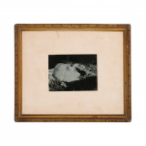 George Bacovia pe catafalc, fotografie de epoca cu insemnarea olografa a Agathei Bacovia, 1957 - D