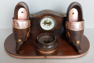 Suport pentru calimara si tocuri de scris, vintage din lemn, cu ceas mecanic foto