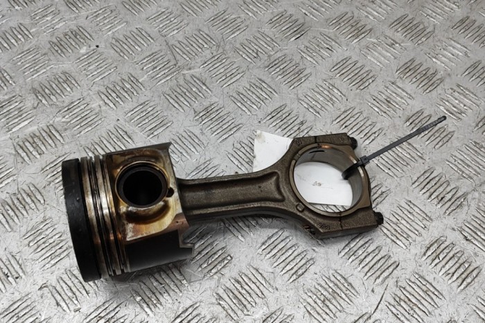Piston BMW 5 F10 2010 OEM: 7805329,8508023 | 28799369