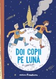 Doi copii pe Luna