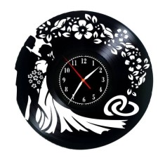 Ceas de Perete Decorativ &ldquo;Mire și Mireasă &ndash; Love Story&rdquo;, din Disc Vinil Reciclat, Design Nuntă, Negru, Mecanism Silențios (Sweep)