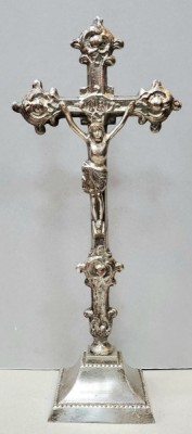 Crucifix din metal argintat, Secol XX foto
