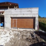 Usa de garaj sectionala Nuc