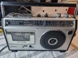 Radiocasetofon vintage original Erres funcțional