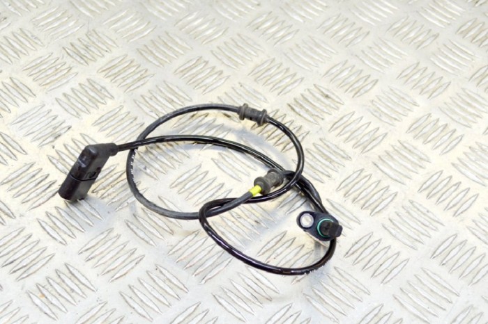 Senzor ABS dreapta spate MERCEDES-BENZ C Coupe C205 2018 OEM: 0265009315,A2059058503 11744166