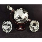 Set pentru Cognac, Whiskey Sticla-decantor glob si 2 pahare decorat cu simbol Masonic