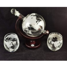 Set pentru Cognac, Whiskey Sticla-decantor glob si 2 pahare decorat cu simbol Masonic