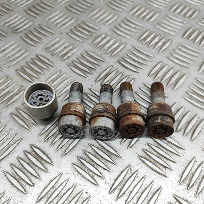 Set prezoane roata AUDI Q7 4M 2020 OEM: 8R0698139 31968815